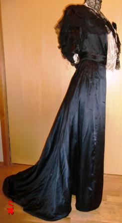 xxM421M Late Victorian Paris gown